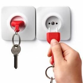 Держатель ключей + брелок Qualy Unplug Красный QL10076-RD фото