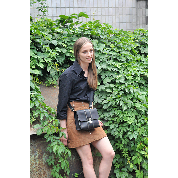 Кожаная женская сумка AV2 Черная (B650)