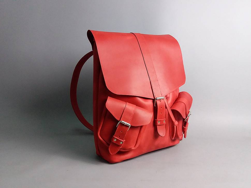 Шкіряний жіночий рюкзак AV2 Чорний (P506)