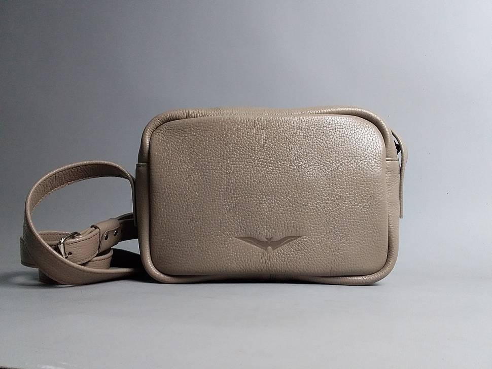 Шкіряна жіноча сумка AV2 Червона (B337)