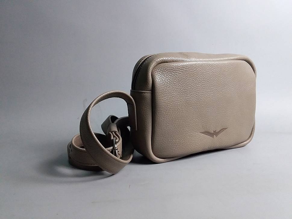 Шкіряна жіноча сумка AV2 Червона (B337)