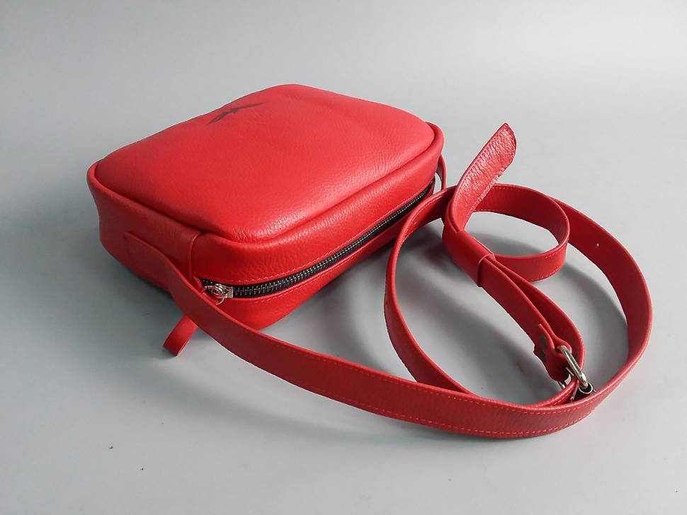 Шкіряна жіноча сумка AV2 Червона (B337)