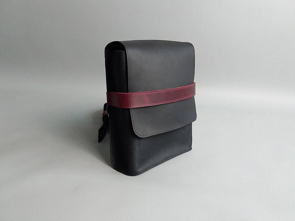 Шкіряна сумка-месенджер AV2 Коричнева (B310)