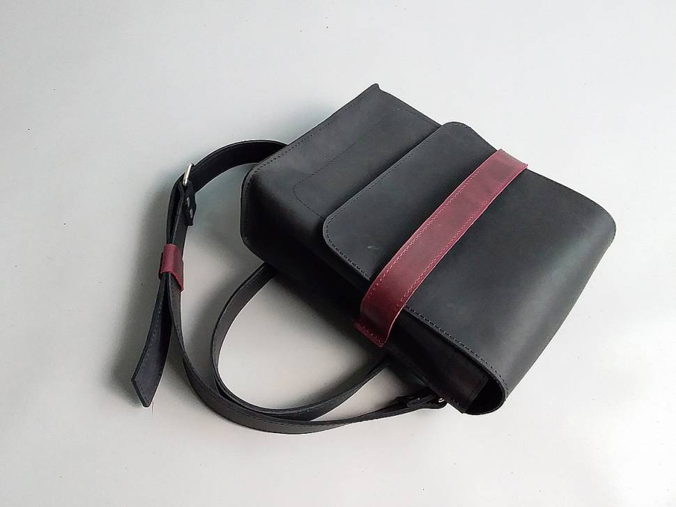 Шкіряна сумка-месенджер AV2 Коричнева (B310)