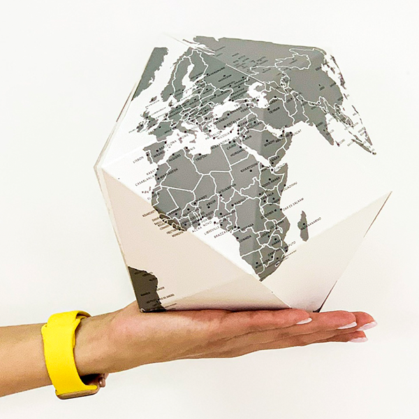 Збірний Глобус Карта світу з пинами (англ)