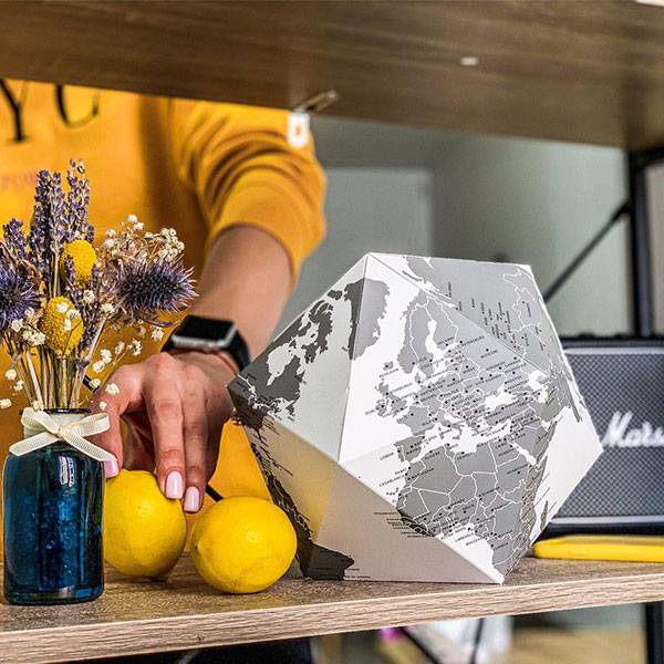 Збірний Глобус Карта світу з пинами (англ)