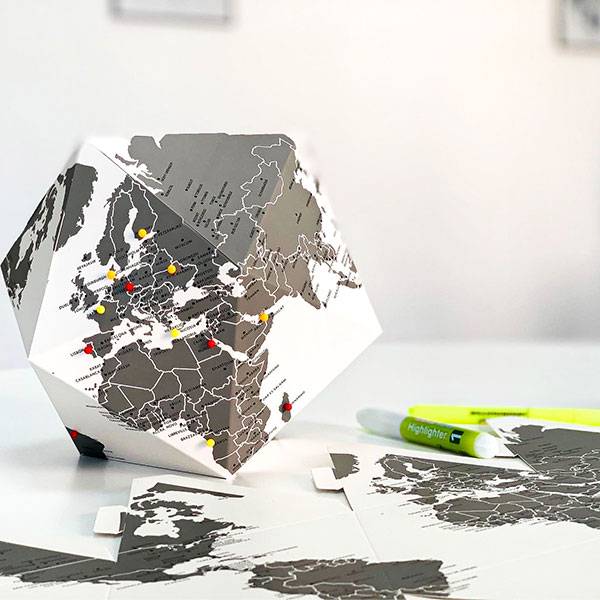 Збірний Глобус Карта світу з пинами (англ)