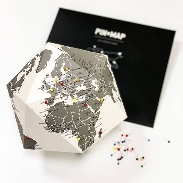 Збірний Глобус Карта світу з пинами (англ)