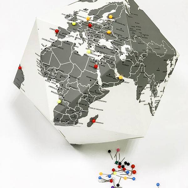 Збірний Глобус Карта світу з пинами (англ)