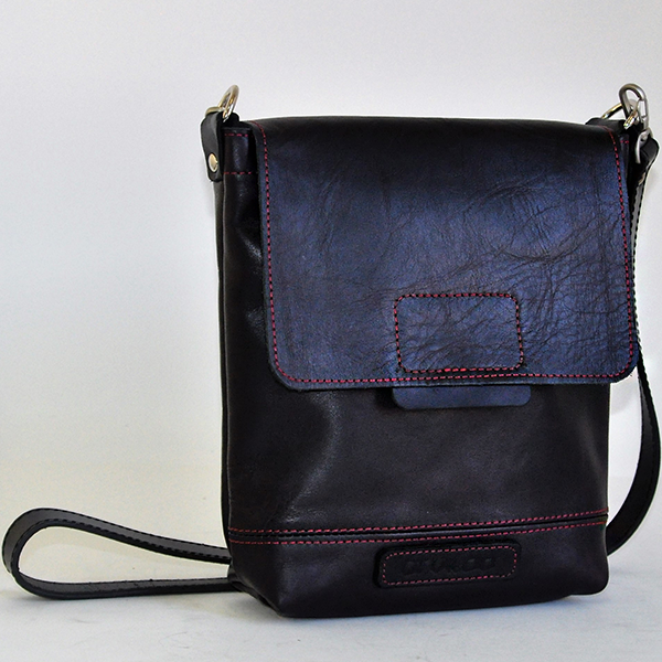 Шкіряна жіноча сумка через плече AV2 Чорна (B315)