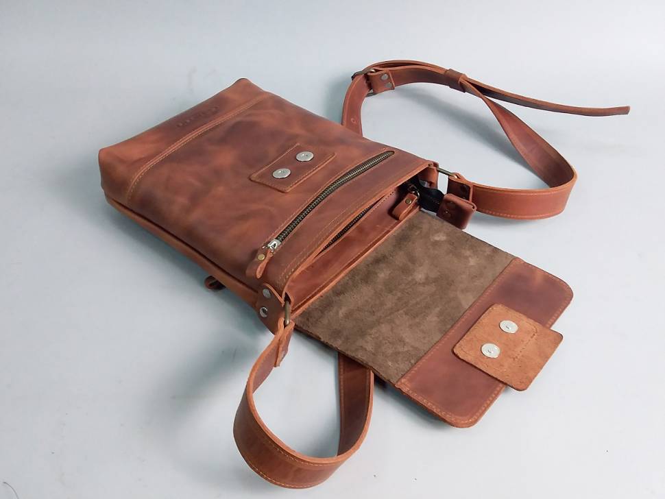 Шкіряна жіноча сумка через плече AV2 Чорна (B315)