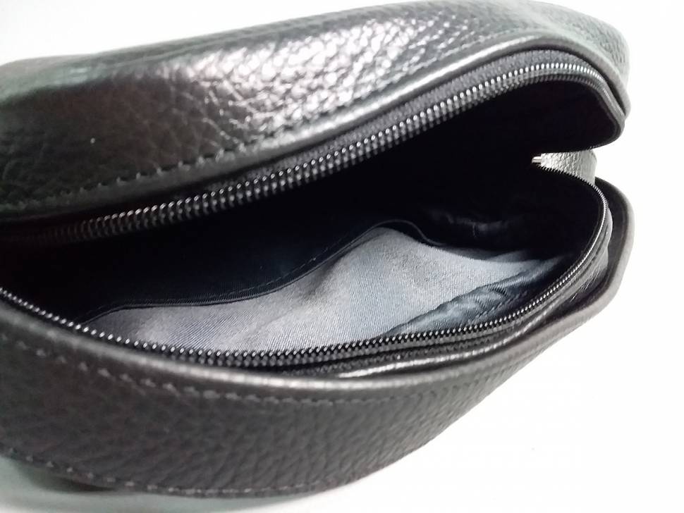 Кожаная Универсальная AV2 Черная (B338)