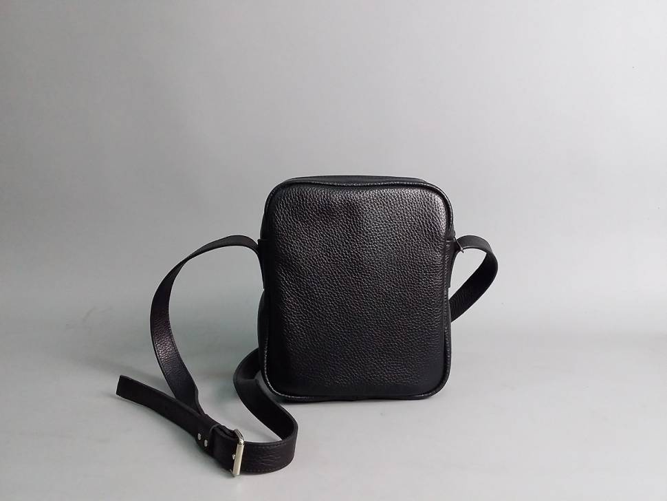 Кожаная Универсальная AV2 Черная (B338)