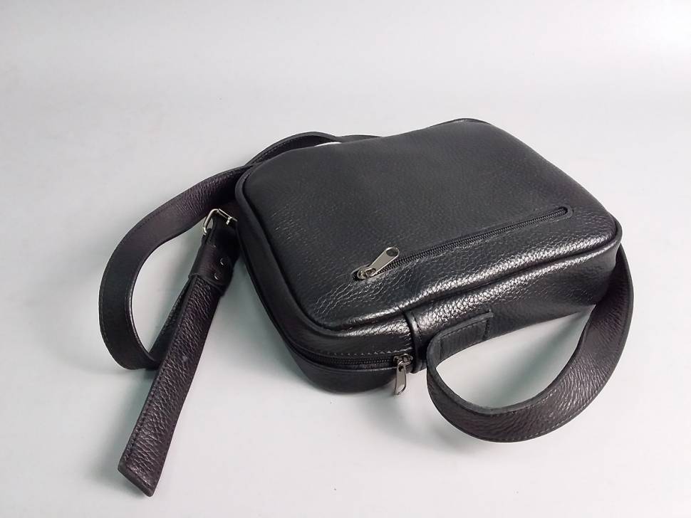 Кожаная Универсальная AV2 Черная (B338)