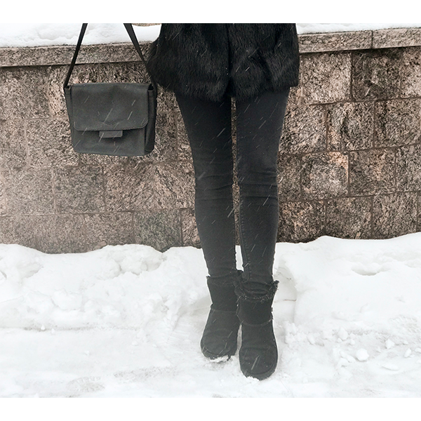 Шкіряна жіноча сумка AV2 Чорна (B301)