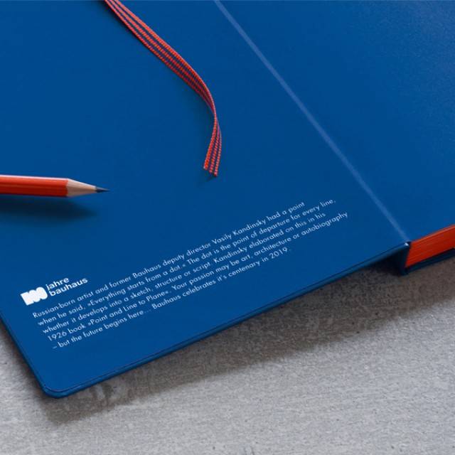 Большой Блокнот Leuchtturm1917 Master Classic 100 Years Bauhaus Синий Точка (359866)