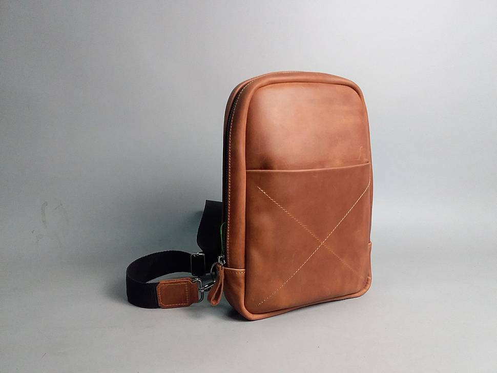 Шкіряна жіноча сумка AV2 Коньячна (B680)