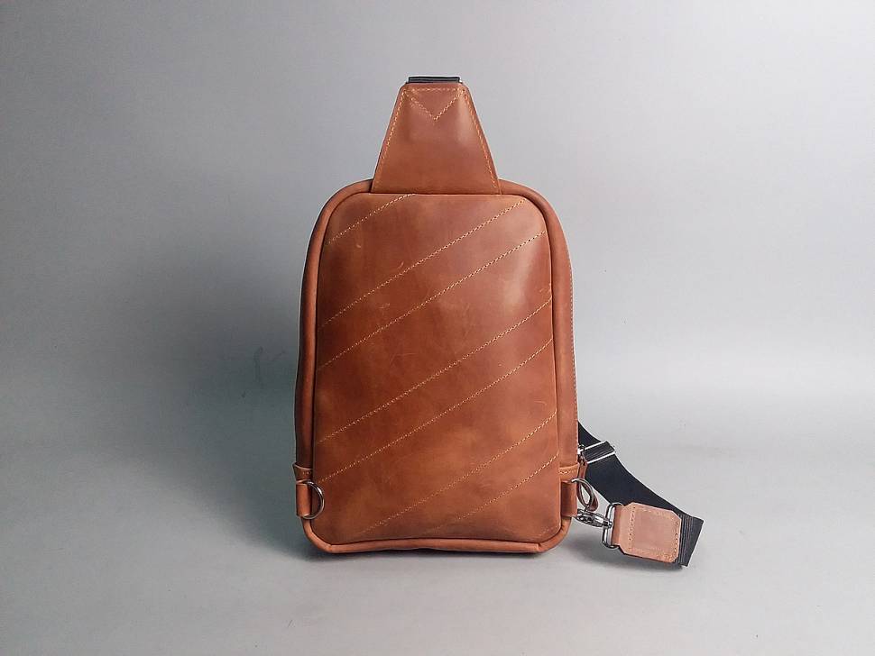 Шкіряна жіноча сумка AV2 Коньячна (B680)