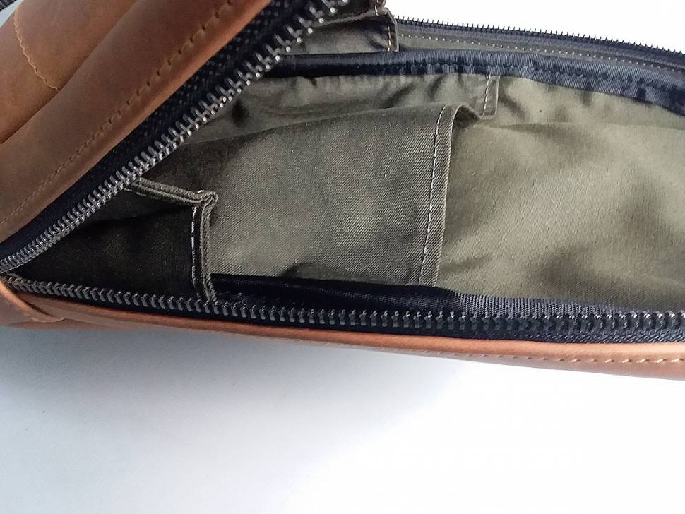 Шкіряна жіноча сумка AV2 Коньячна (B680)