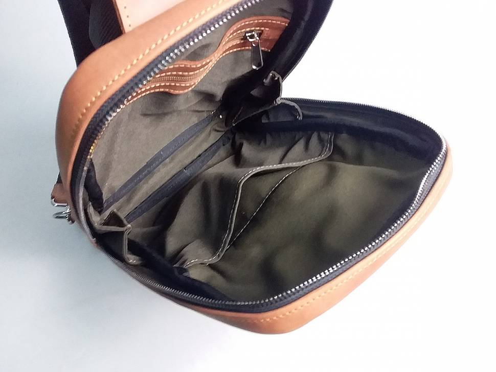 Шкіряна жіноча сумка AV2 Коньячна (B680)