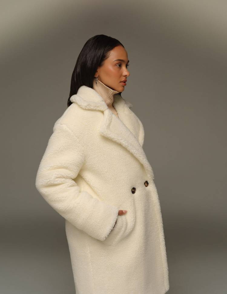 Шуба из эко-меха Vira Молочная