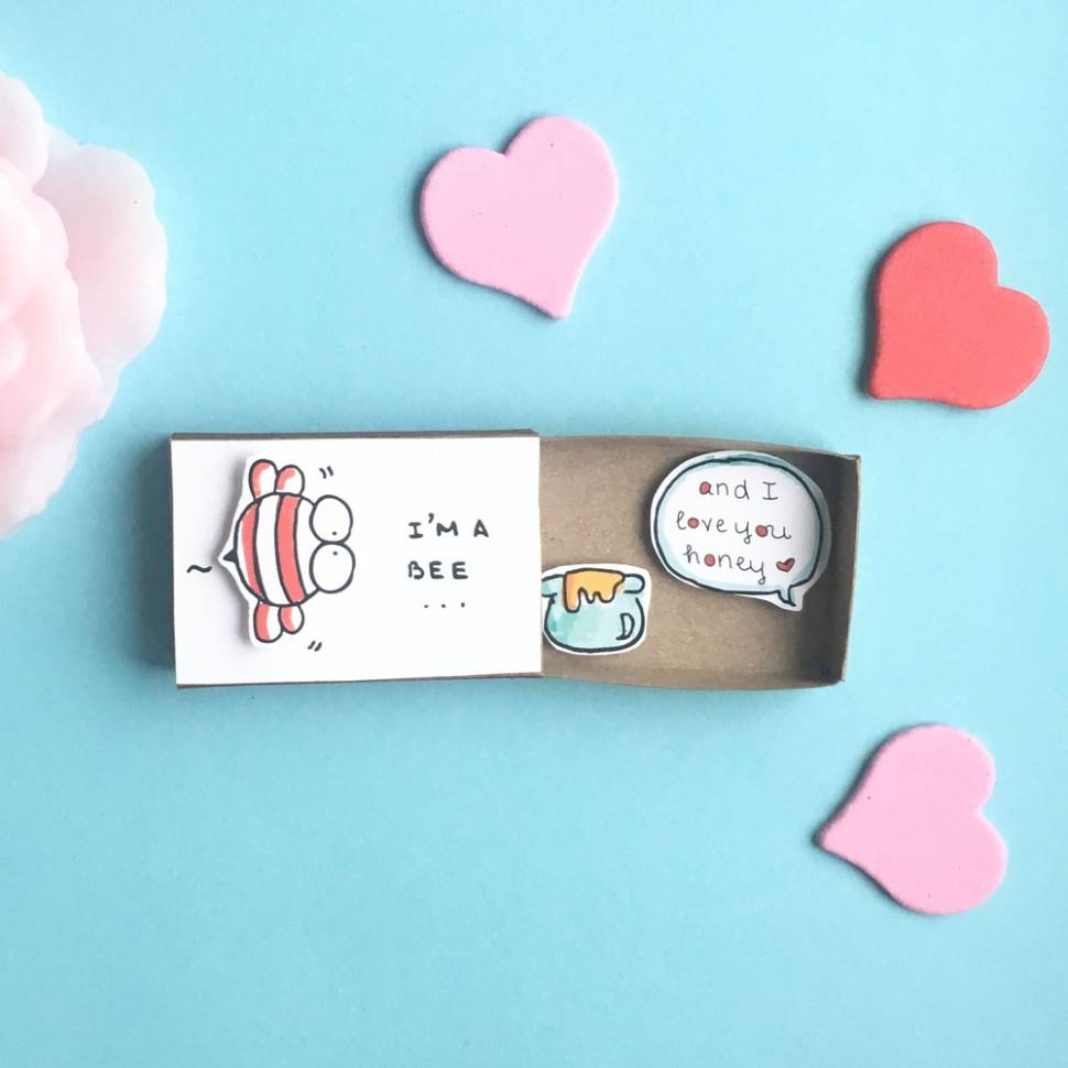 Открытка в спичечной коробке I'm A Bee...