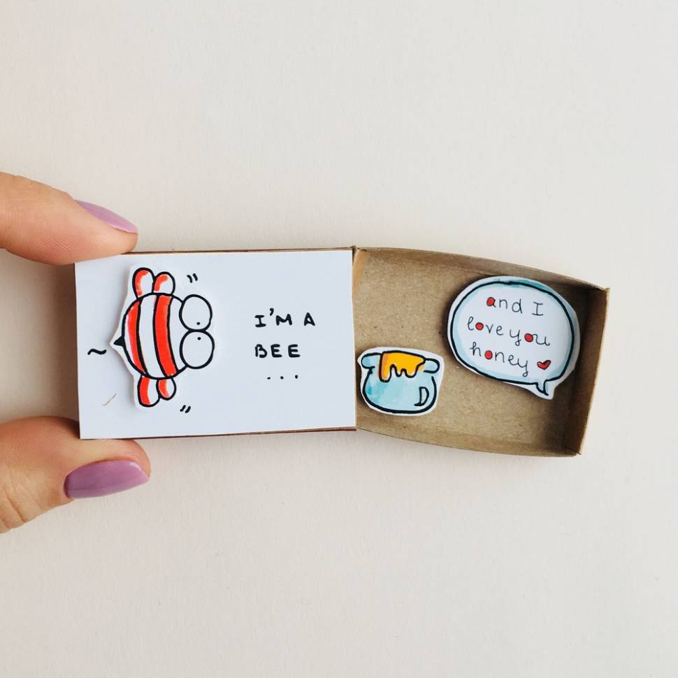 Открытка в спичечной коробке I'm A Bee...
