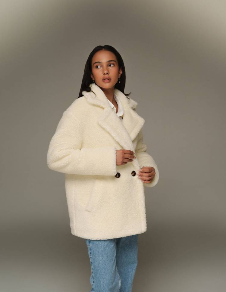 Шуба з еко-хутра Mia Молочна