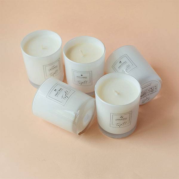 Подарочная Аромасвеча White Bloom Fruit Wine