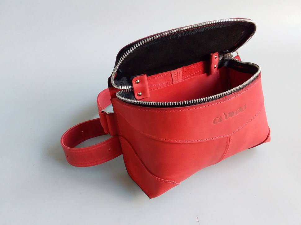 Шкіряна сумка на пояс AV2 Червона (D103)