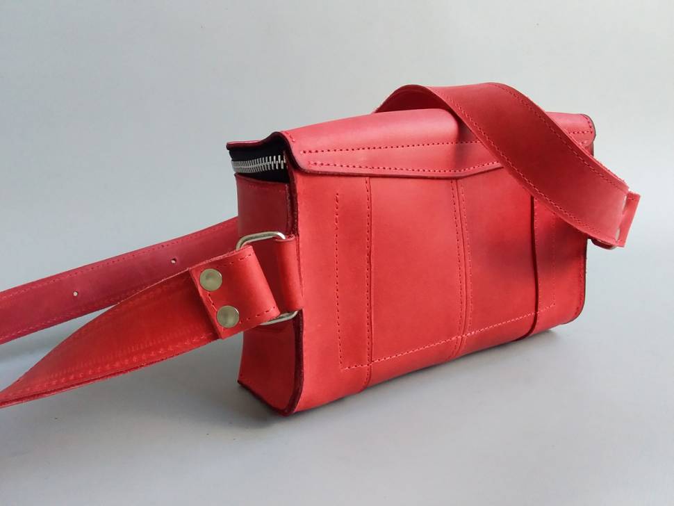 Шкіряна сумка на пояс AV2 Червона (D103)
