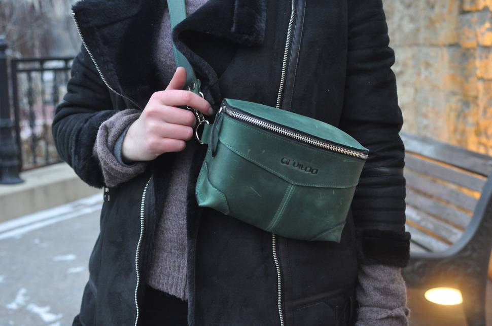 Шкіряна сумка на пояс AV2 Червона (D103)