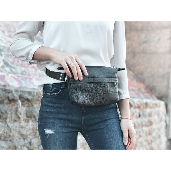 Шкіряна сумка на пояс AV2 Чорна (D102)