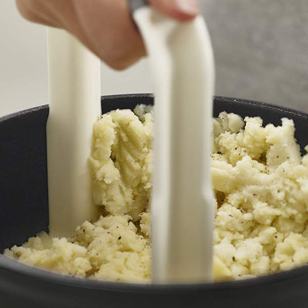 Картофелемялка Joseph Joseph Easy-Mash Біла