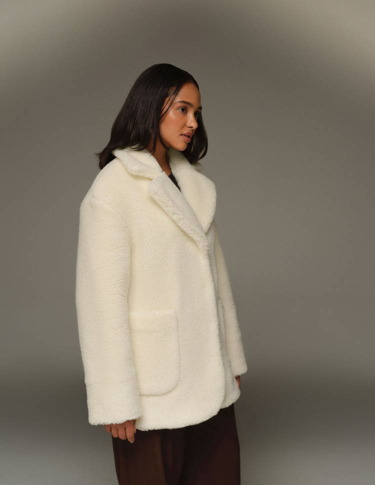 Шуба Midi из эко-меха Grace Молочная