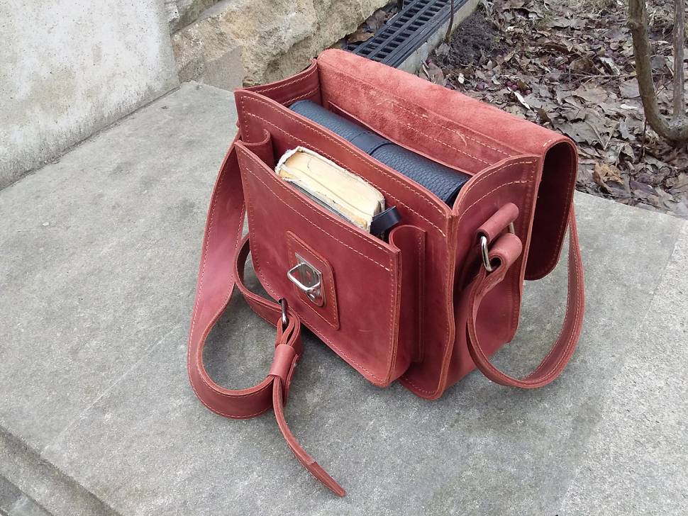 Шкіряна жіноча сумка AV2 Червона (B319)