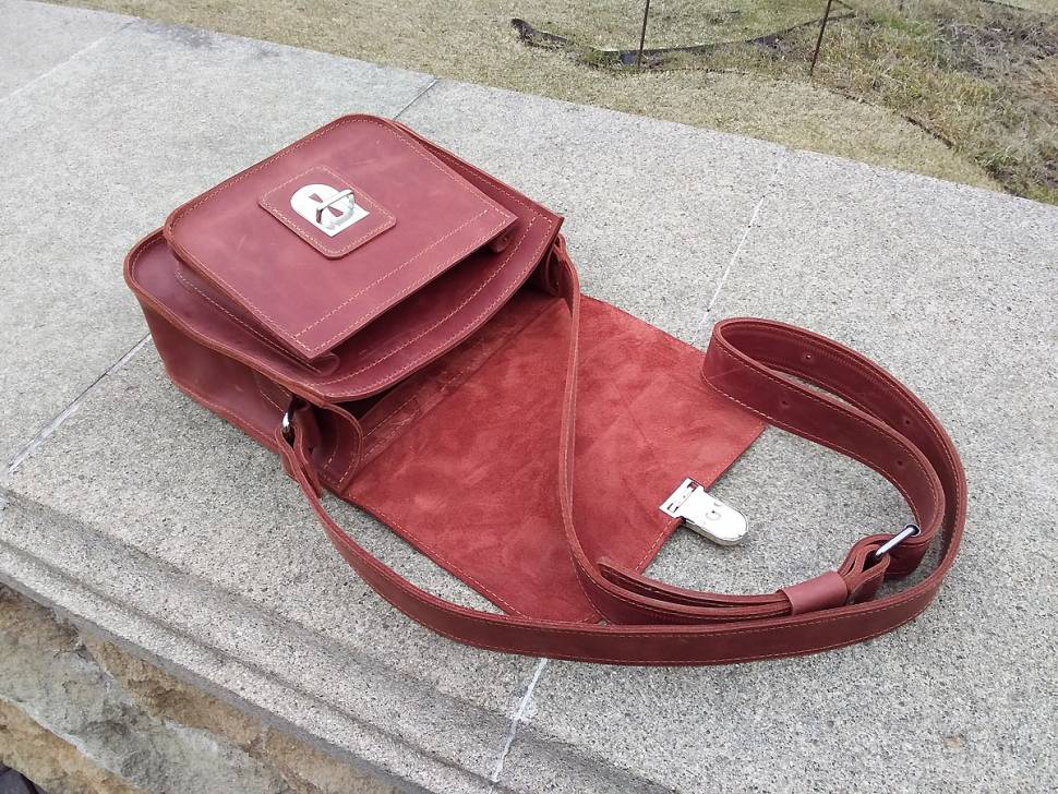 Шкіряна жіноча сумка AV2 Червона (B319)