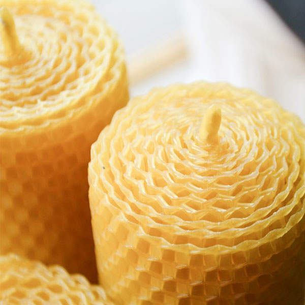 Свічка з вощини Twinkle S (7.5 см)