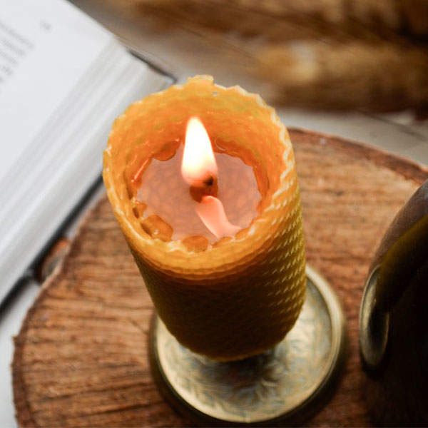 Свічка з вощини Twinkle M (10.5 см)