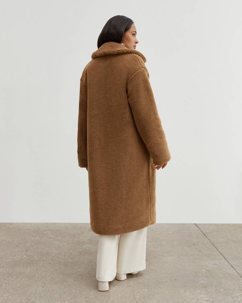 Довга шуба з еко-хутра з кишенями у шві Коричнева