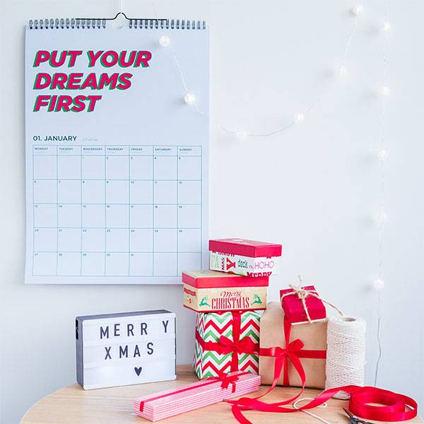 Настенный календарь Travel Book 2020