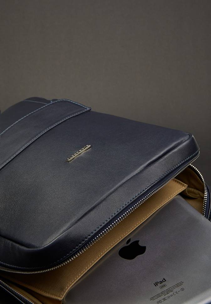 Шкіряний рюкзак на блискавці BlankNote Cooper синій