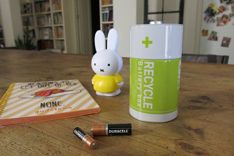 Контейнер для батареек Monkey Business Battery Box