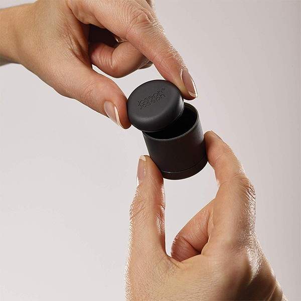 Набор Шейкеров для Соли м Перца Joseph Joseph Черно-Белый