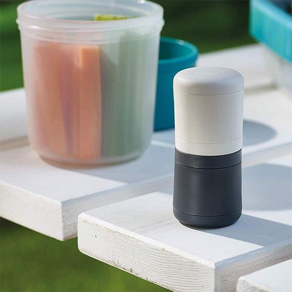 Набор Шейкеров для Соли м Перца Joseph Joseph Черно-Белый