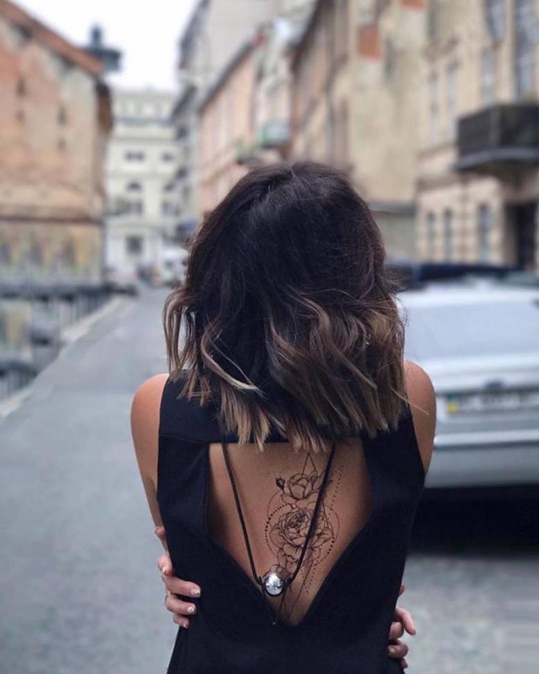 Временная татуировка Розы в Геометрии (L)