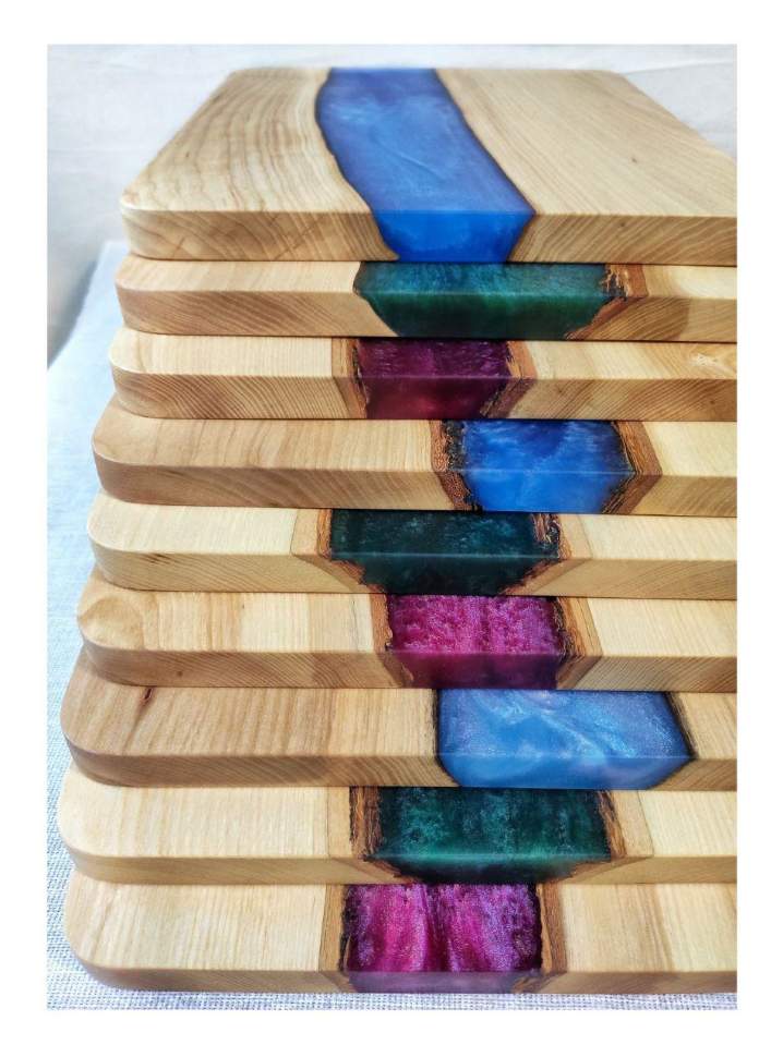 Дощечка для подачи и нарезки Flora Cube из смолы и дерева