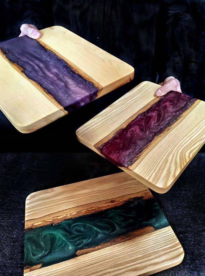 Дощечка для подачи и нарезки Flora Cube из смолы и дерева