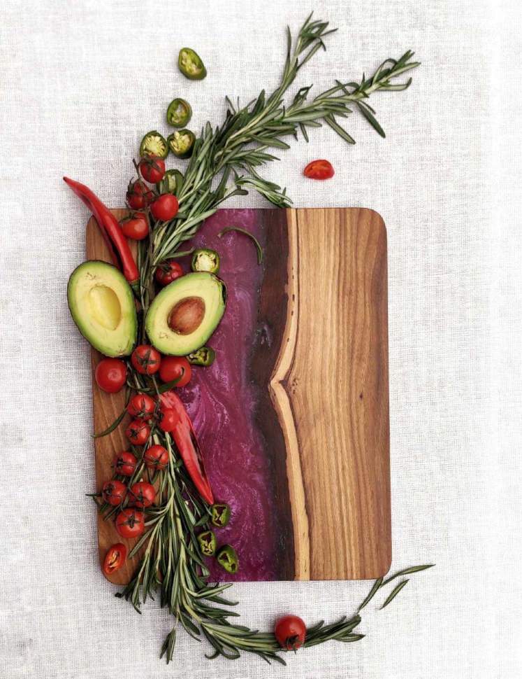 Дощечка для подачи и нарезки Flora Cube из смолы и дерева