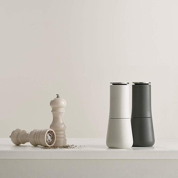Набор Шейкеров для соли и перца Joseph Joseph Milltop Серые